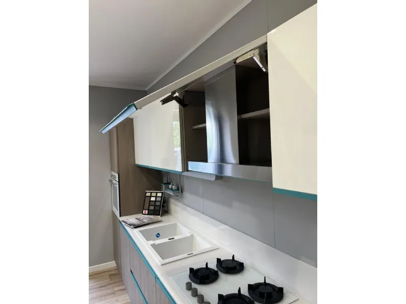 Cucina a PREZZI OUTLET in laccata lucido Scavolini -39%