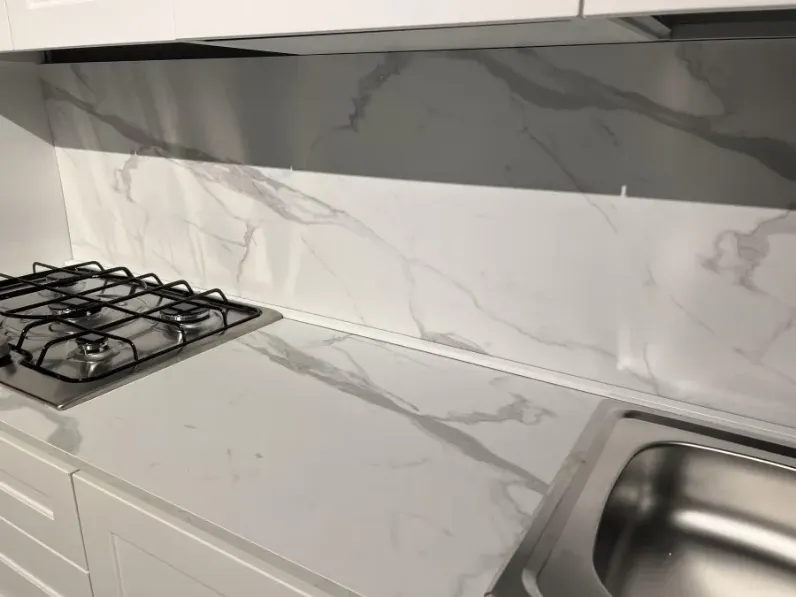 Cucina moderna lineare Dora Mobilturi a prezzo ribassato