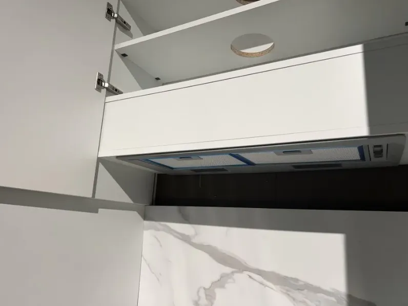 Cucina moderna lineare Dora Mobilturi a prezzo ribassato