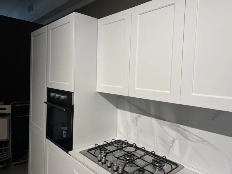 Cucina moderna lineare Dora Mobilturi a prezzo ribassato