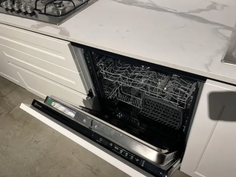 Cucina moderna lineare Dora Mobilturi a prezzo ribassato