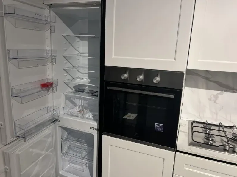 Cucina moderna lineare Dora Mobilturi a prezzo ribassato
