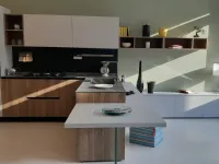 Cucina moderna noce Essebi con penisola Azimut in offerta