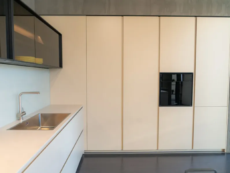Cucina con penisola in laccata opaco altri colori Twenty a prezzo scontato