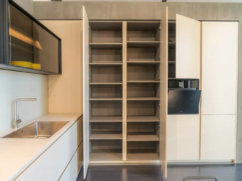 Cucina con penisola in laccata opaco altri colori Twenty a prezzo scontato