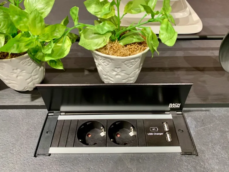 Cucina a prezzo scontato con isola moderna Motus Scavolini