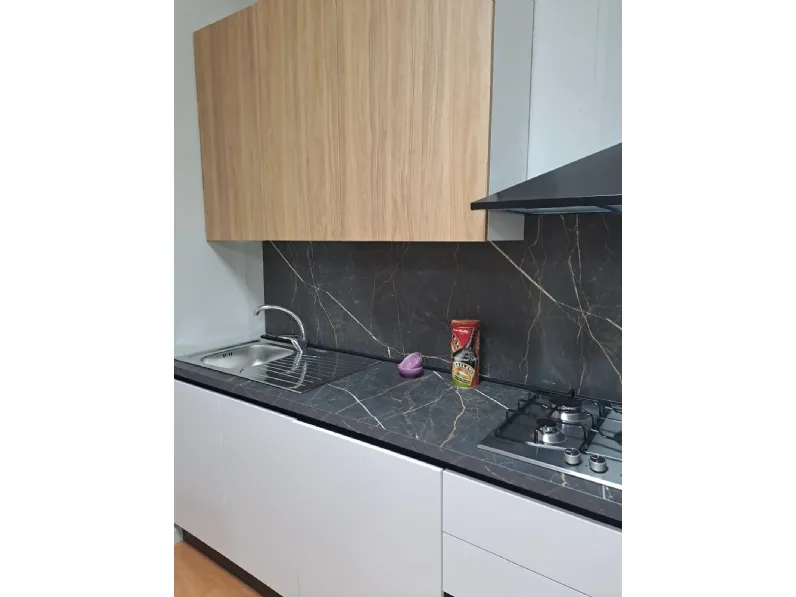 Cucina lineare in laminato opaco bianca Sandy luna a prezzo scontato