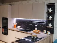 Cucina Nobilia moderna con penisola grigia in laminato materico Riva