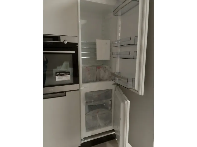 Cucina lineare moderna altri colori Arrex-2 Oriente a soli 9000 Euro