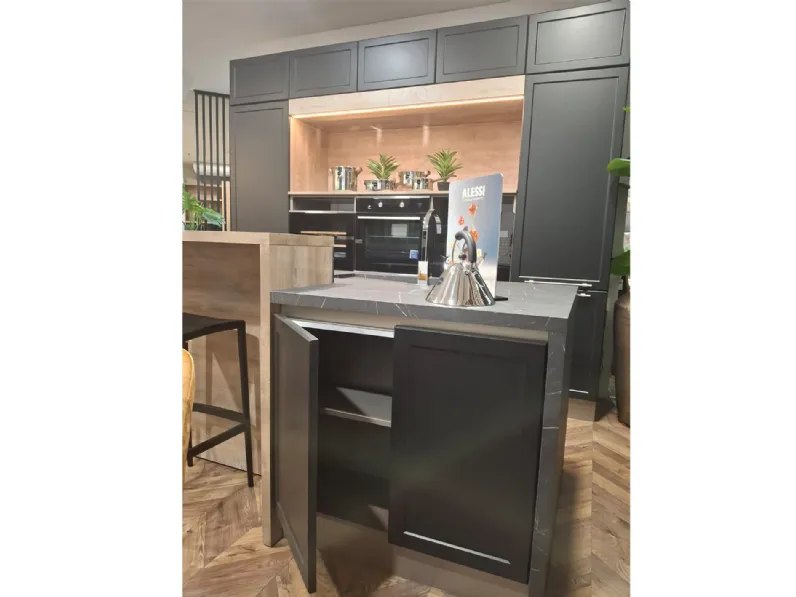 Cucina moderna con isola Giglio expo Pensarecasa a prezzo scontato