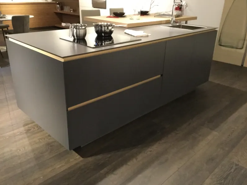 Cucina con isola Poliform Artex  SCONTATA 58%