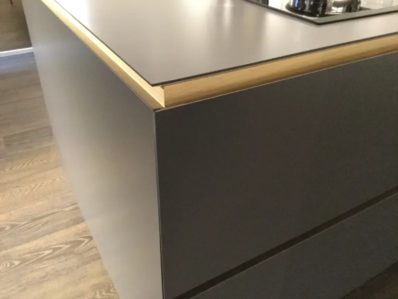 Cucina con isola Poliform Artex  SCONTATA 58%
