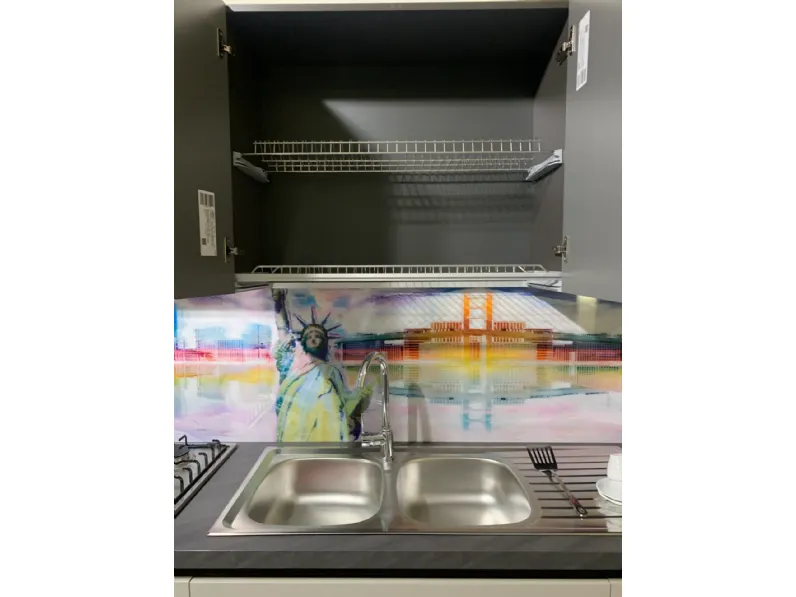Cucina Colombini casa moderna lineare grigia in laminato opaco Quadra gola
