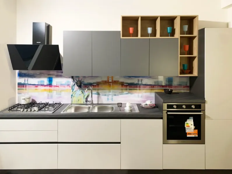 Cucina Colombini casa moderna lineare grigia in laminato opaco Quadra gola