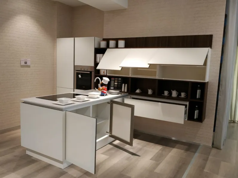 Cucina con penisola Veneta Cucine Riflex