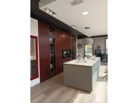 Cucina rossa moderna con isola Lounge - riflex Veneta Cucine in offerta