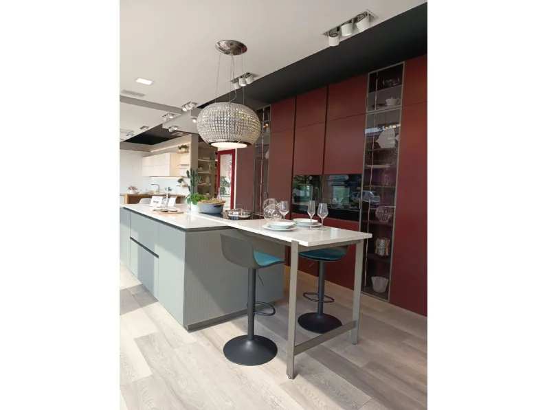 Cucina rossa moderna con isola Lounge - riflex Veneta Cucine in offerta