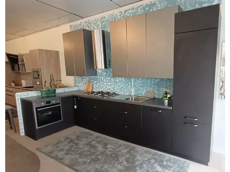 Cucina ad angolo in laminato materico rovere moro Manhattan a prezzo scontato