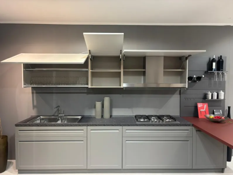 Cucina grigia moderna con penisola Carattere Scavolini a soli 12600 Euro
