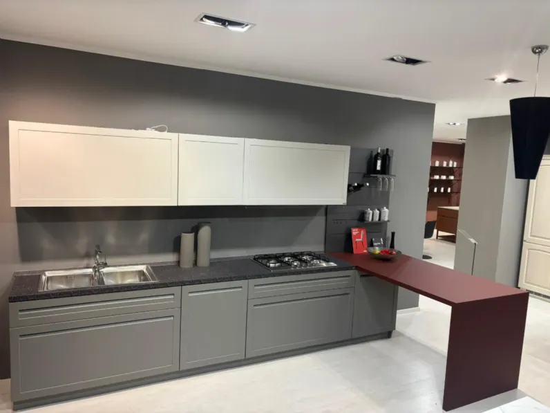 Cucina grigia moderna con penisola Carattere Scavolini a soli 12600 Euro