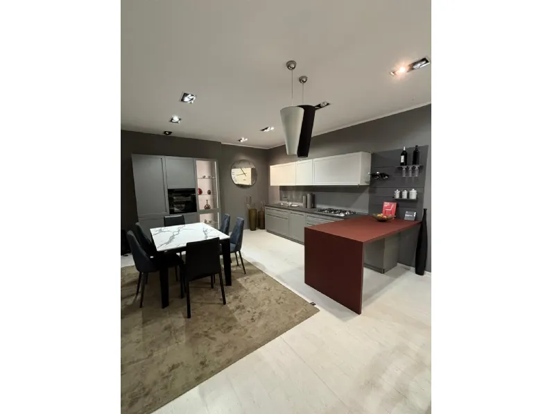 Cucina grigia moderna con penisola Carattere Scavolini a soli 12600 Euro