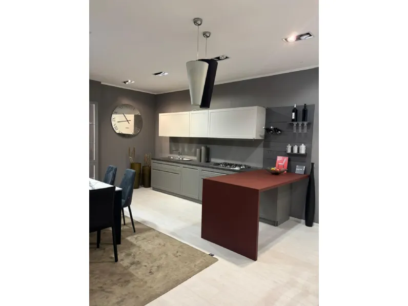 Cucina grigia moderna con penisola Carattere Scavolini a soli 12600 Euro