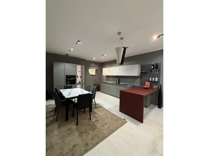 Cucina grigia moderna con penisola Carattere Scavolini a soli 12600 Euro