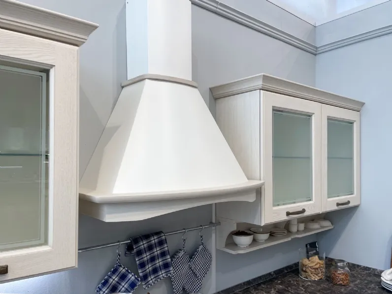 Cucina classica ad angolo Madeleine Scavolini a prezzo ribassato