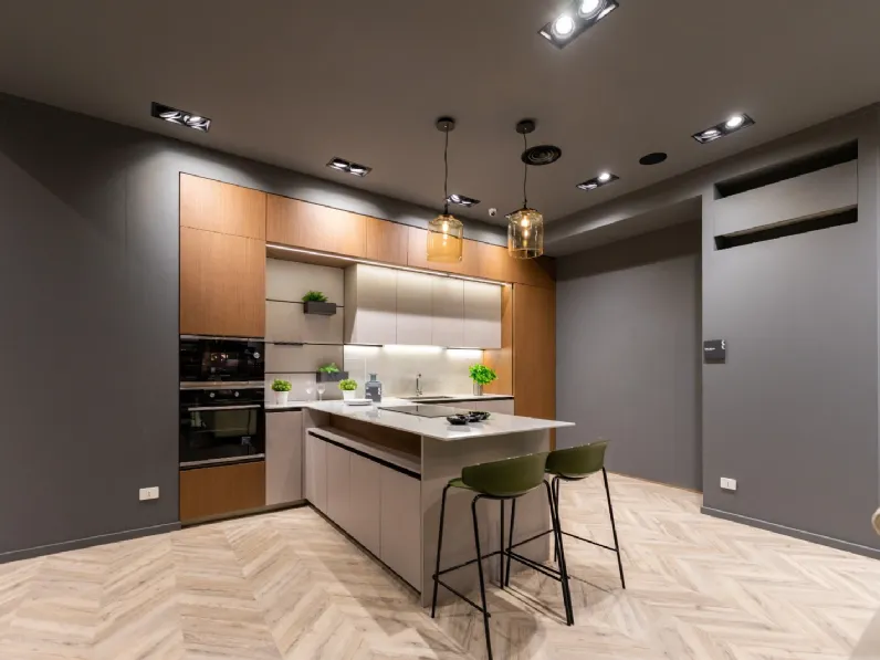 Cucina Scavolini design con penisola tortora in laminato materico Mira 
