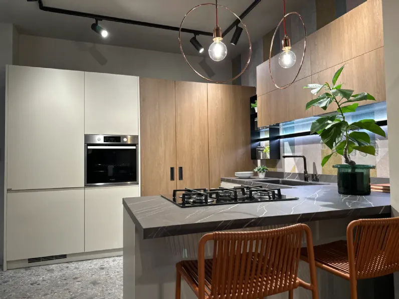 Cucina Motus moderna grigia Scavolini con penisola scontata 53%