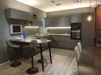 Cucina grigia moderna con penisola Evolution Scavolini a soli 9900