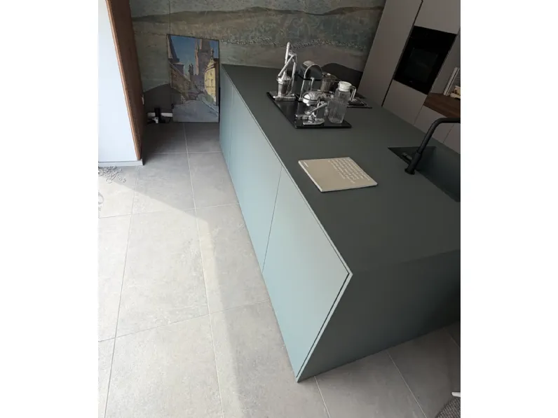 Cucina Ernestomeda design con isola altri colori in hpl Sign