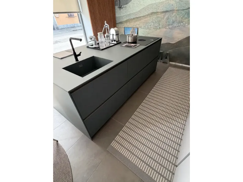 Cucina Ernestomeda design con isola altri colori in hpl Sign