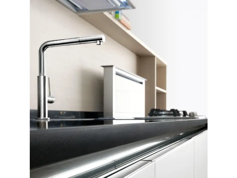 Cucina bianca design con penisola Mary Spagnol cucine a soli 18607 Euro