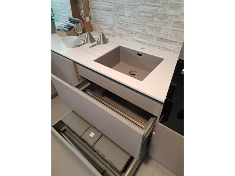 Cucina ad angolo in vetro a prezzo ribassato 50%