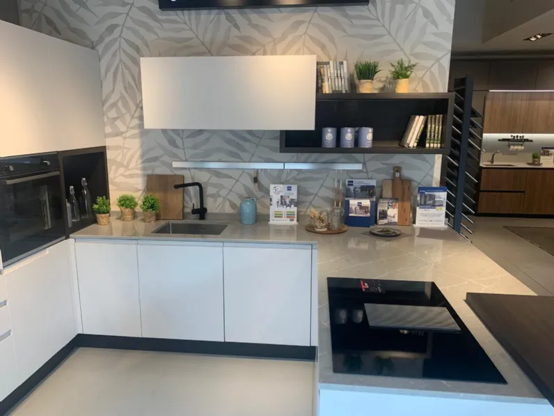Cucina Karma moderna grigia Stosa con penisola scontata 50%