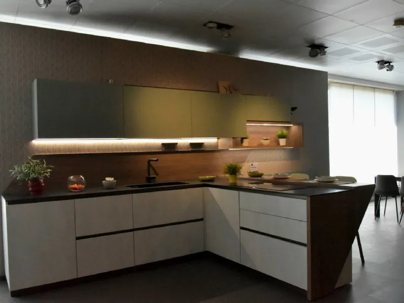Cucina altri colori design con penisola Stosa Metropolis fenix cemento  a soli 13500 Euro