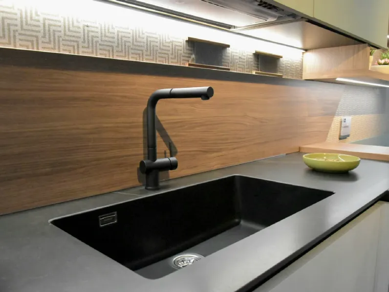 Cucina altri colori design con penisola Stosa Metropolis fenix cemento  a soli 13500 Euro
