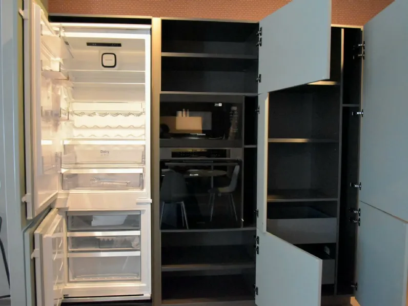 Cucina altri colori design con penisola Stosa Metropolis fenix cemento  a soli 13500 Euro