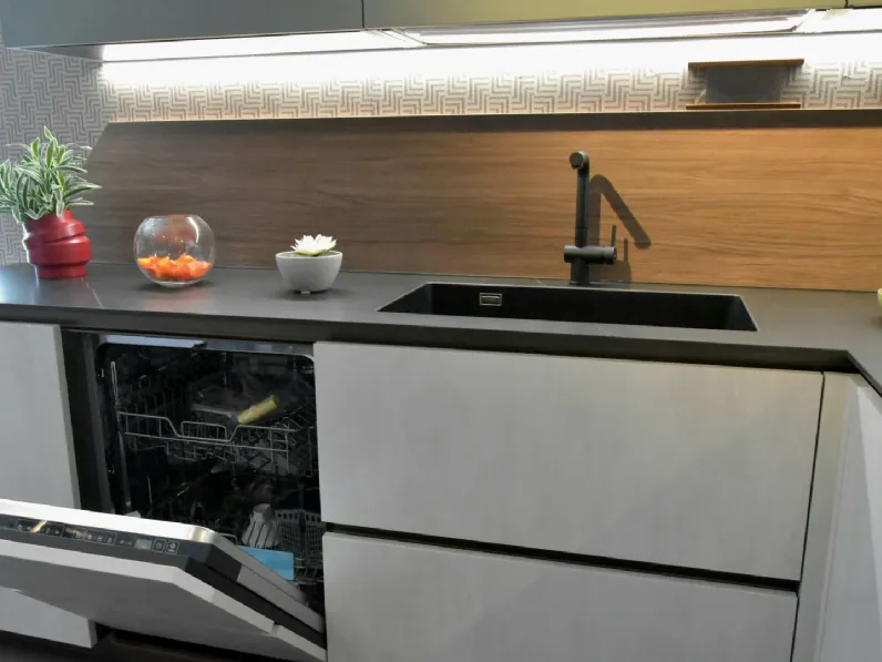 Cucina altri colori design con penisola Stosa Metropolis fenix cemento  a soli 13500 Euro