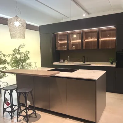 Cucina Stosa moderna con isola altri colori in laccata opaco Metropolis