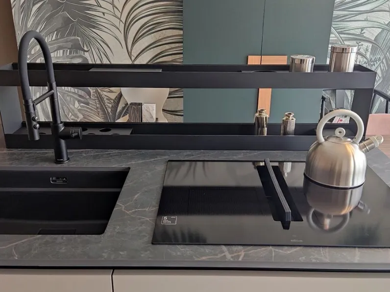 Cucina Stosa moderna con penisola tortora in laminato opaco Metropolis