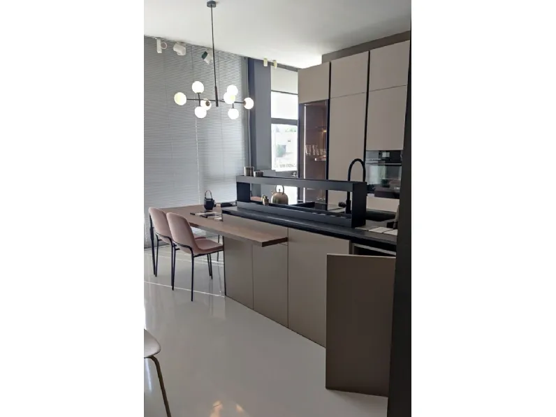 Cucina Stosa moderna con penisola tortora in laminato opaco Metropolis