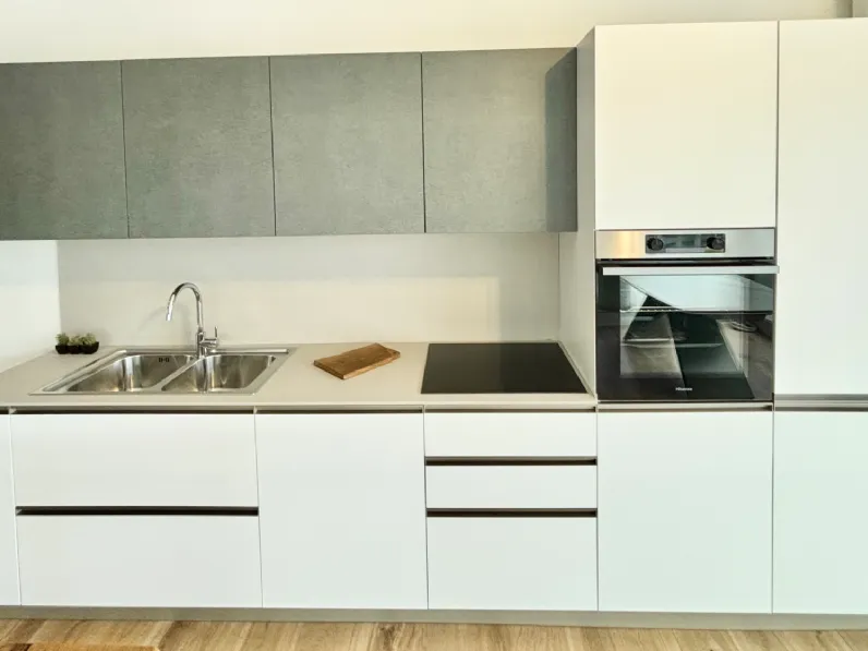 Cucina lineare in laminato opaco bianca Yang  a prezzo scontato