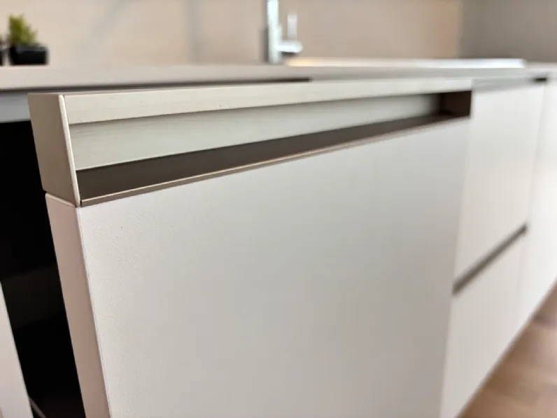 Cucina lineare in laminato opaco bianca Yang  a prezzo scontato