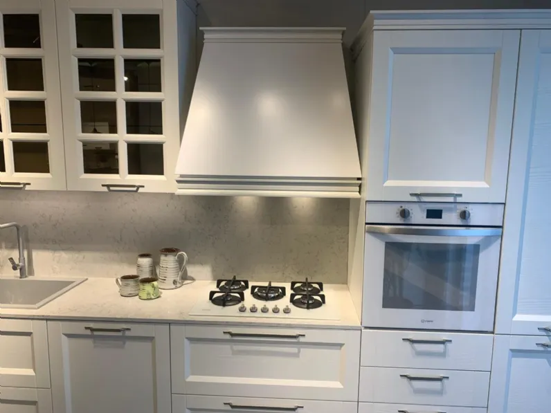 Cucina Beverly moderna bianca Stosa lineare scontata 50%