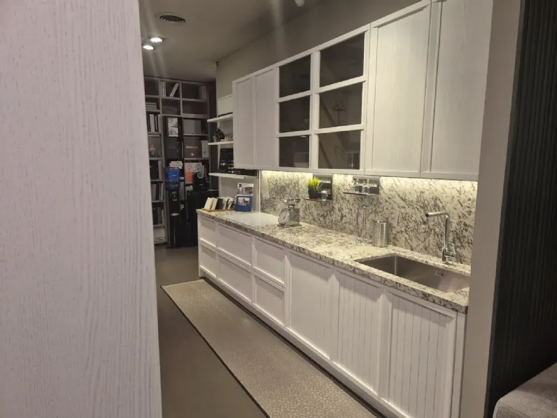 Cucina lineare in legno bianca Newport a prezzo scontato