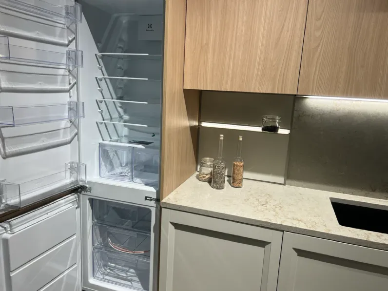 Cucina con isola in laccata opaco a prezzo ribassato 62%