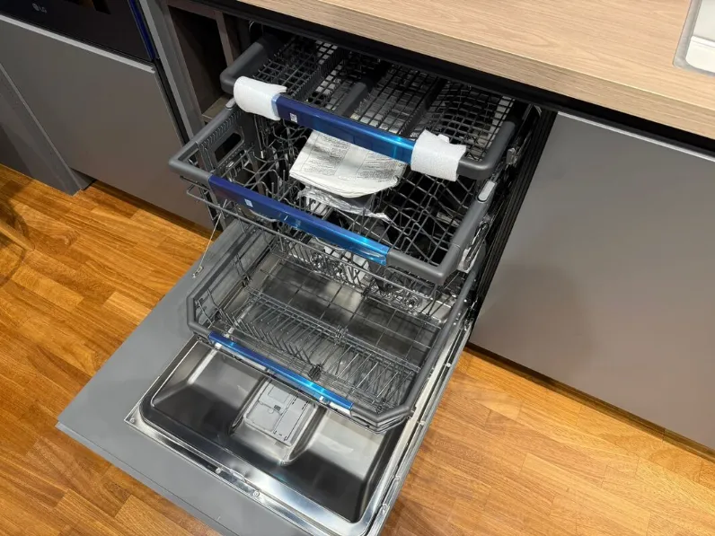 Cucina lineare in laminato materico grigia Young a prezzo scontato