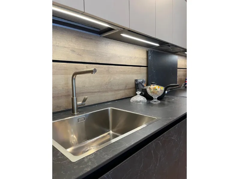 Cucina Telero design altri colori Euromobil lineare scontata 28%